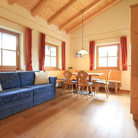 Paalhof Apartmán *